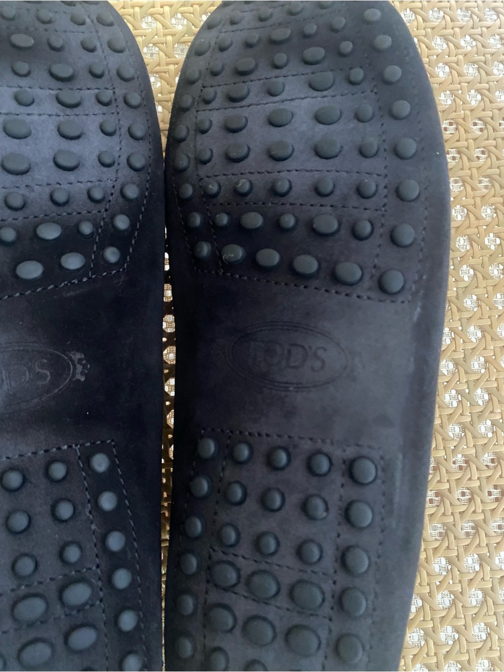 Tods black Gommino driving shoes in suede. - Picture 7 of 9